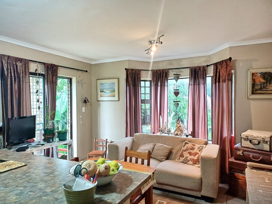 5 Bedroom Property for Sale in Reebok Western Cape